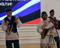 Преподаватели АГПК получили почетные награды за вклад в проведение конкурса "Лучший по профессии"